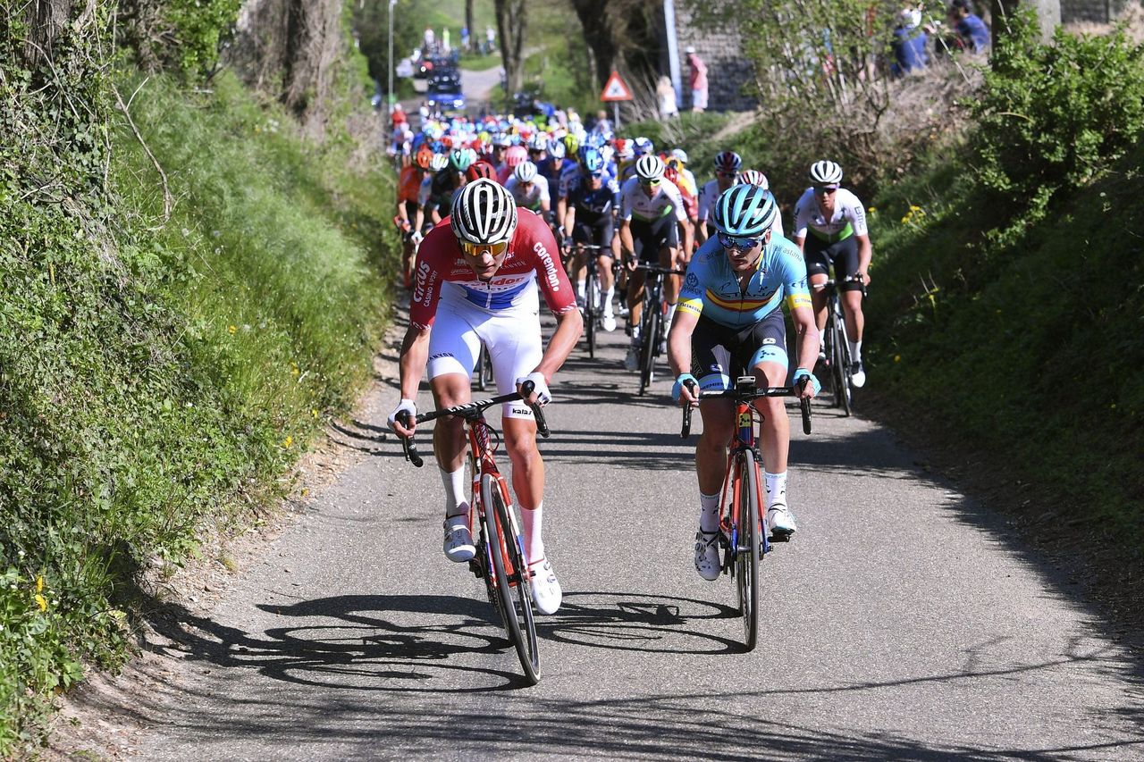 Mathieu van der Poel and Gorka Izagirre on the attack