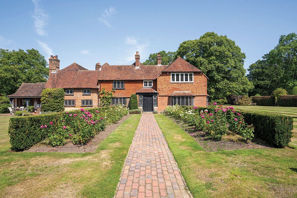 Houses for sale with libraries: Lychgate Cottage, Scaynes Hill, West Sussex.