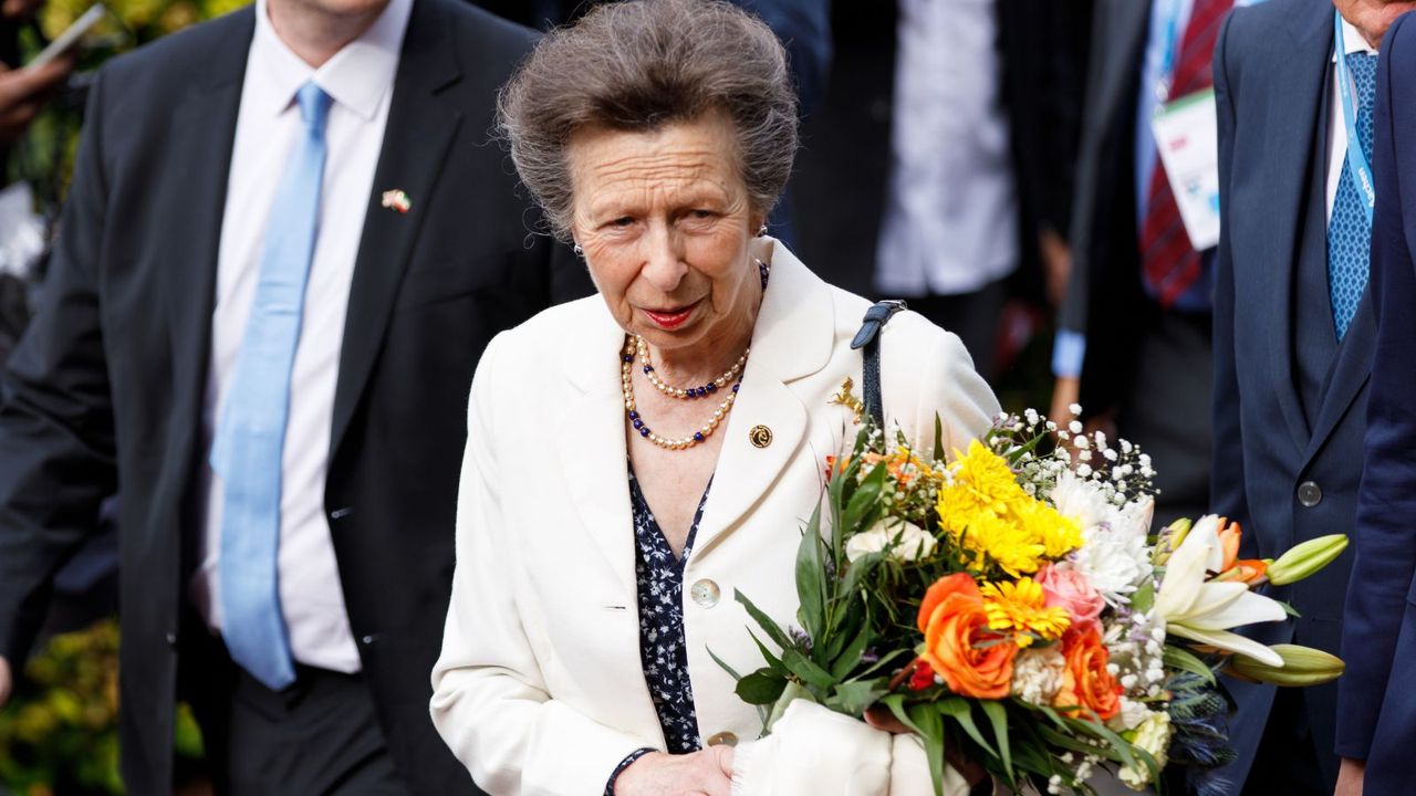 Princess Anne&#039;s smart cream blazer