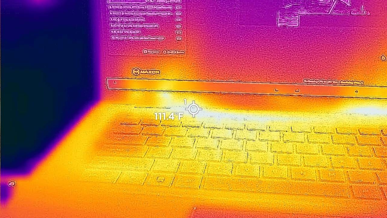 Dell Inspiron 16 Plus 7640 above keyboard thermals