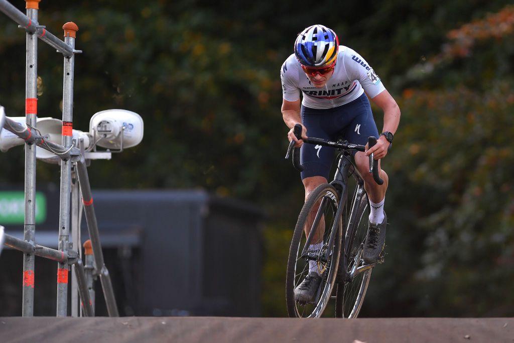 li Iserbyt (Pauwels Sauzen-Bingoal) won the elite men Superprestige Gavere race