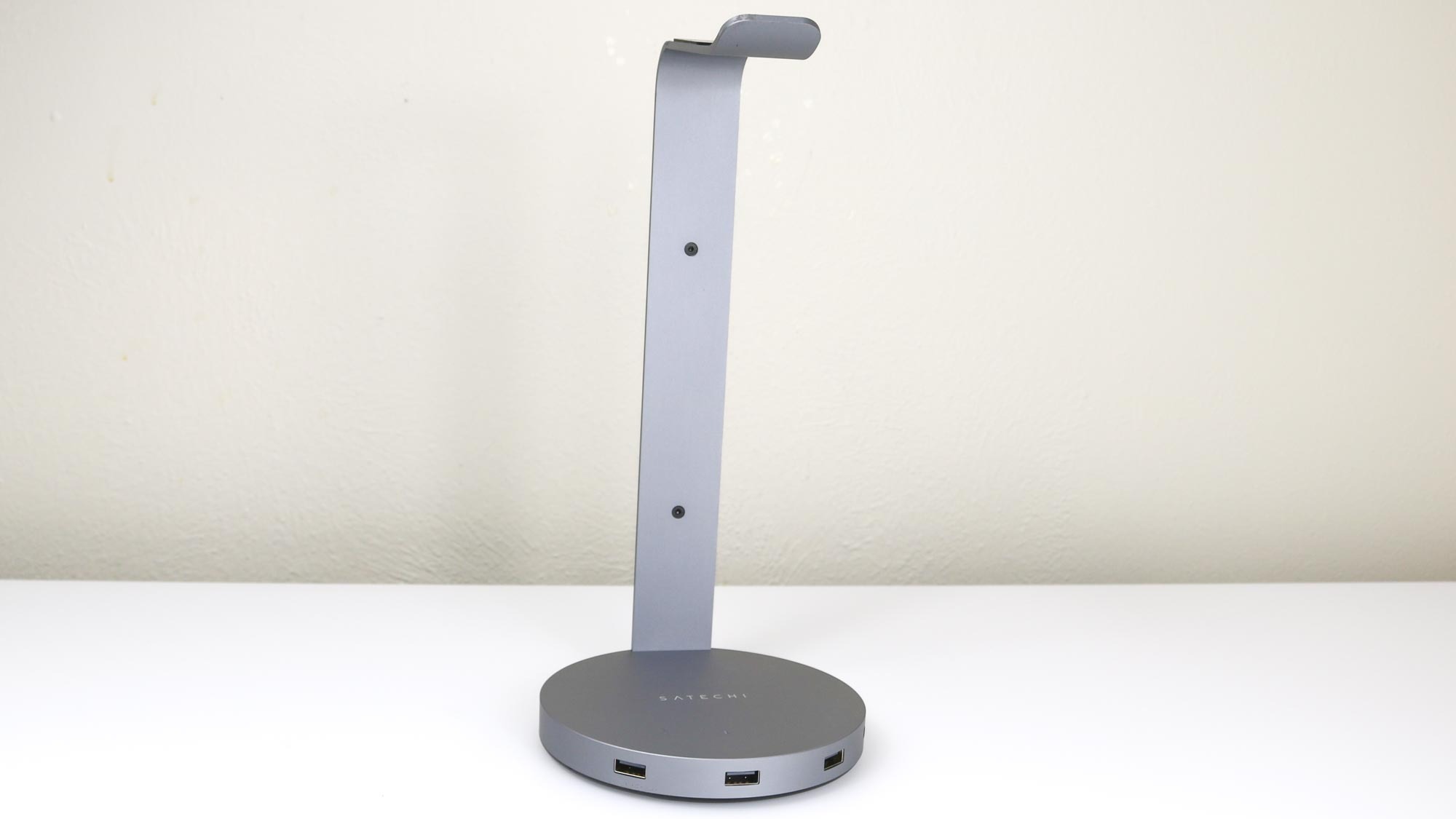 A front view of the Satechi Aluminum USB Headphone Stand without headphones