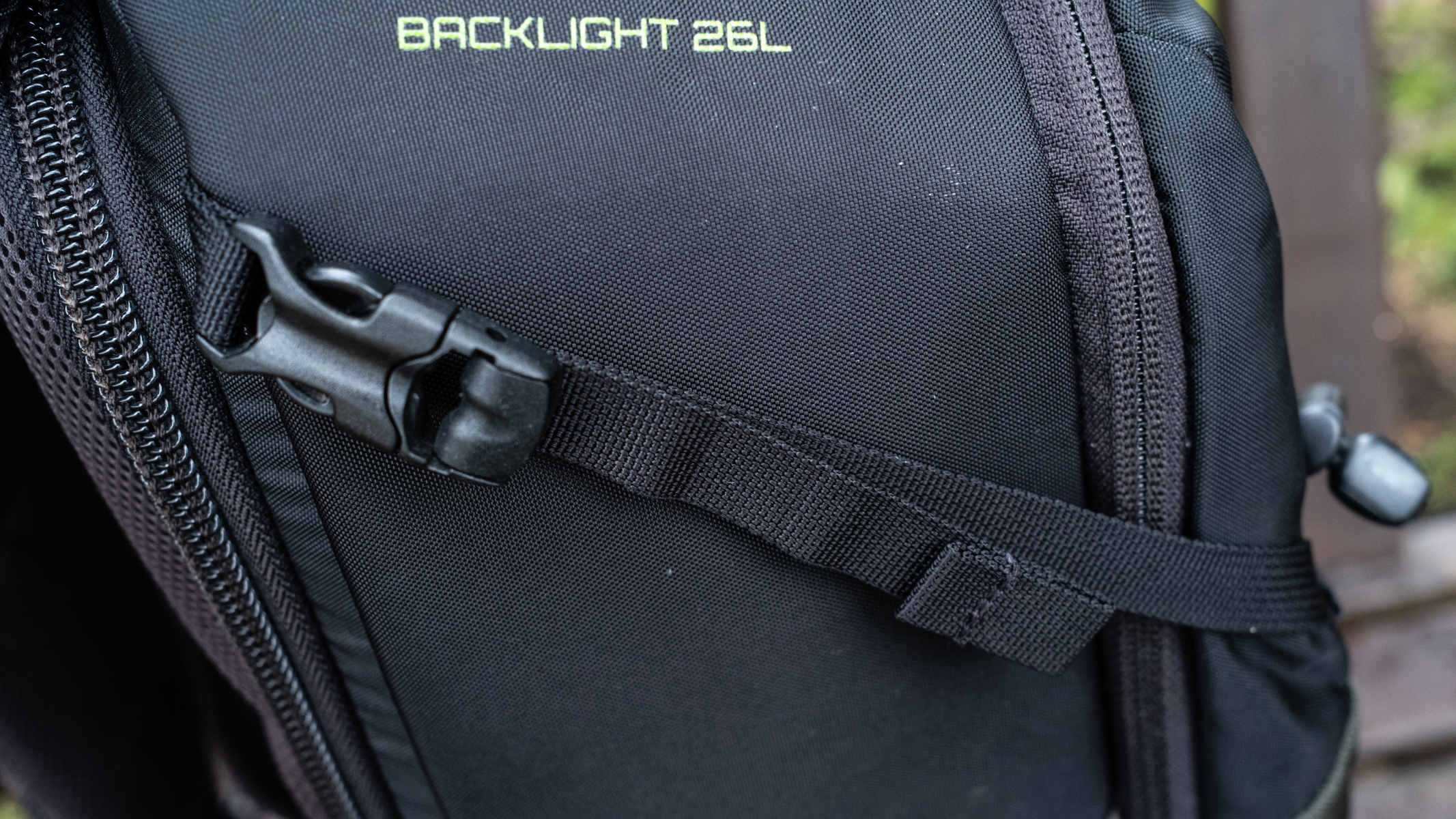 Mindshift Backlight 26L compression strap