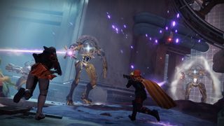 Destiny 2 Fallow - Guardians fighting a minotaur