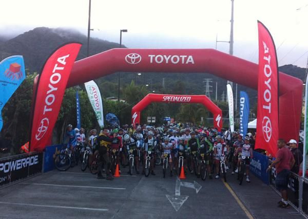 Racers lined up to start stage 2 of La Ruta