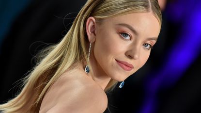 Image of Sydney Sweeney attending the 2020 Vanity Fair Oscar Party hosted by Radhika Jones at Wallis Annenberg Center for the Performing Arts on February 09, 2020 in Beverly Hills, California—to mark a story on the Sydney Sweeney nude scenes in Euphoria