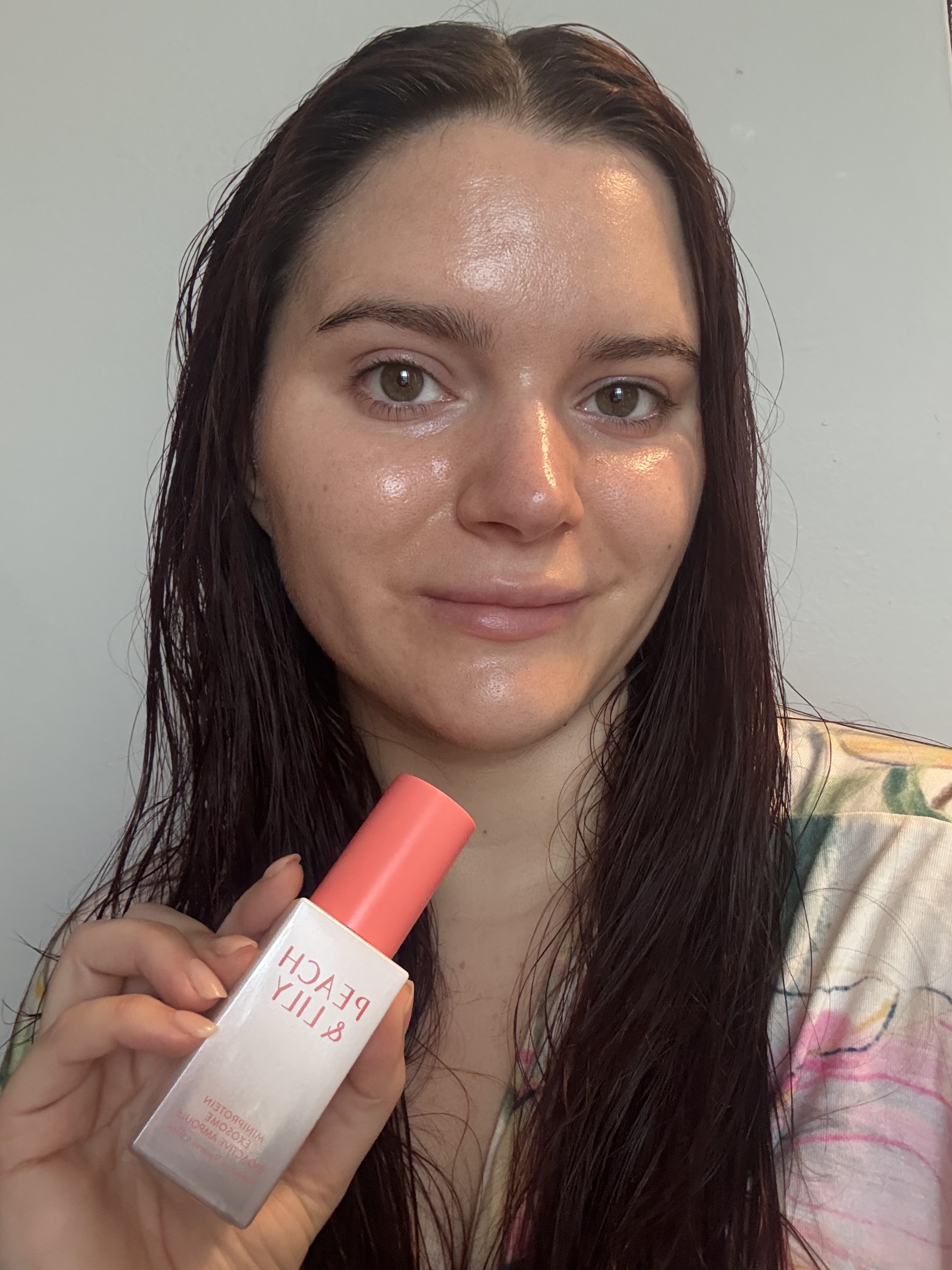 Brooke Knappenberger tests Peach &amp;amp; Lily Miniprotein Exosome Bioactive Ampoule