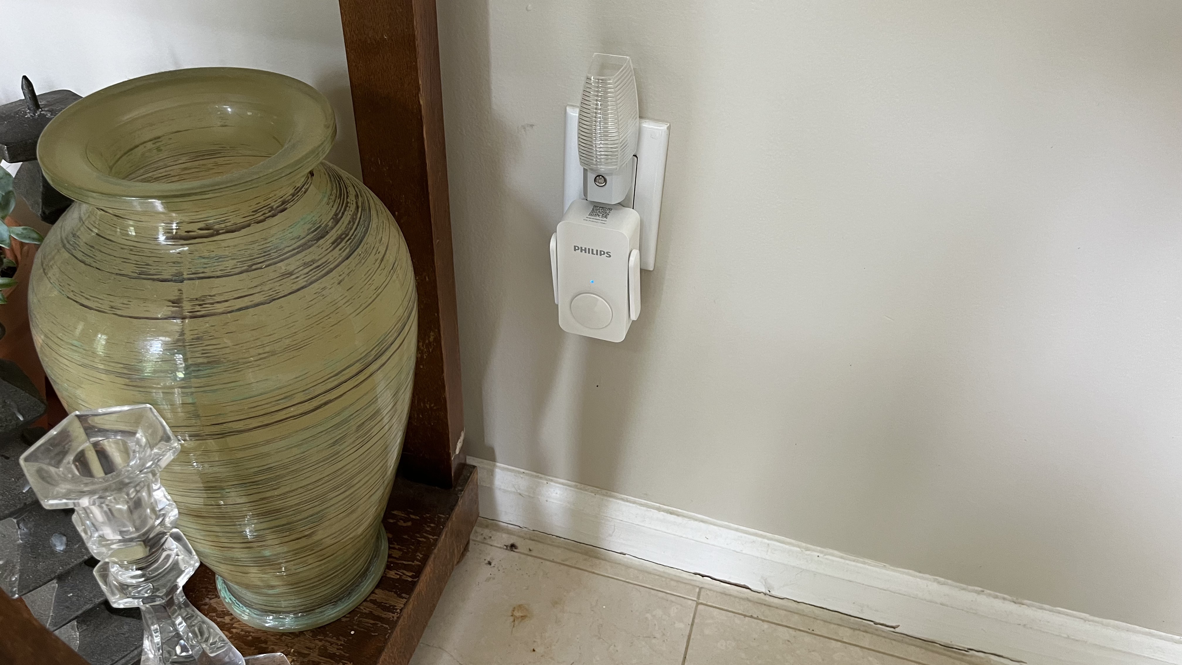 Philips 7000 Series Video Doorbell chime unit plugged in
