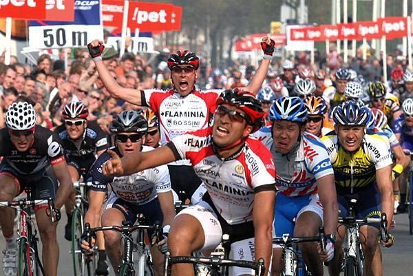 Maurzio Biondi takes victory in the 2009 Ronde van Drenthe.