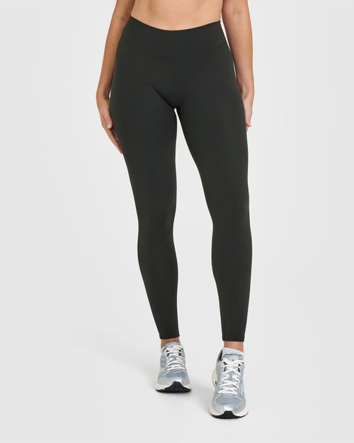 Softmotion Leggings With White Logo | Soft Black