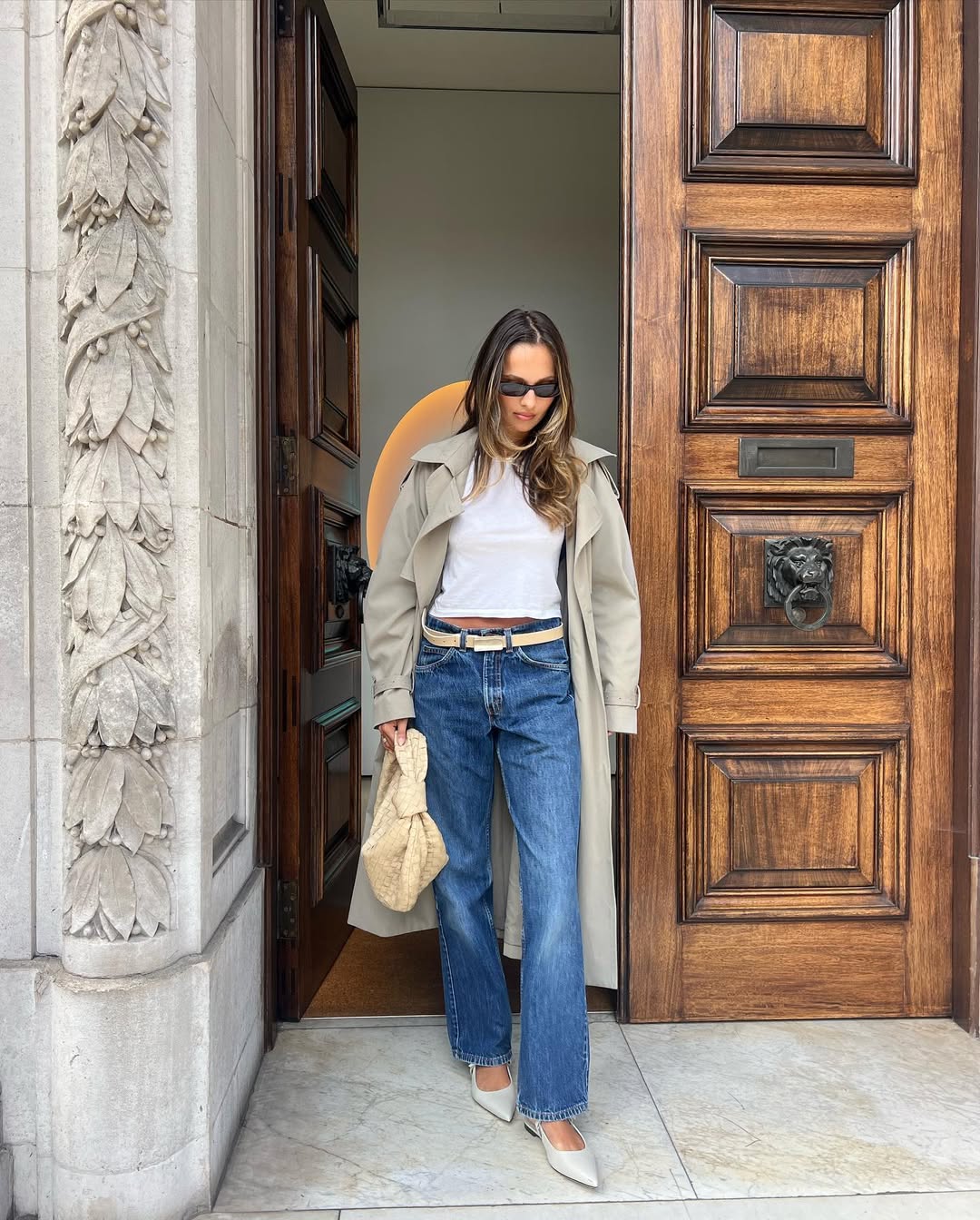 woman wearing neutral color pointed toe shoe trend 2025