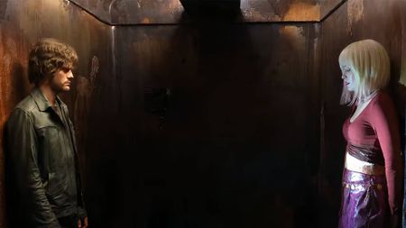 Jeremy Irvine as James Sunderland and Hannah Emily Anderson as Maria in Return to Silent Hill