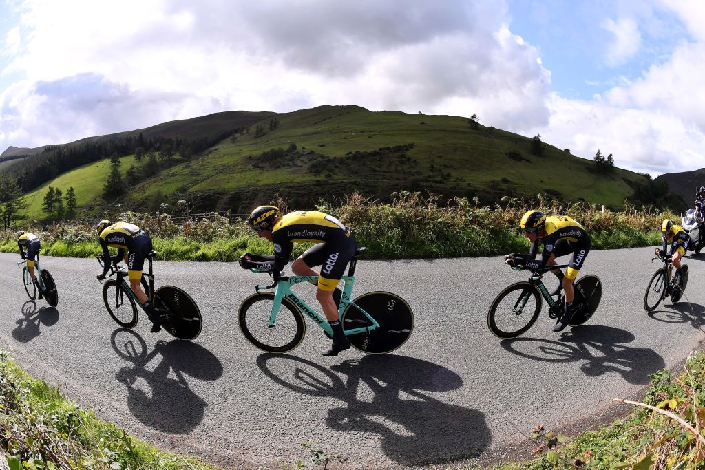 LottoNl-Jumbo en route to winning the team time trial