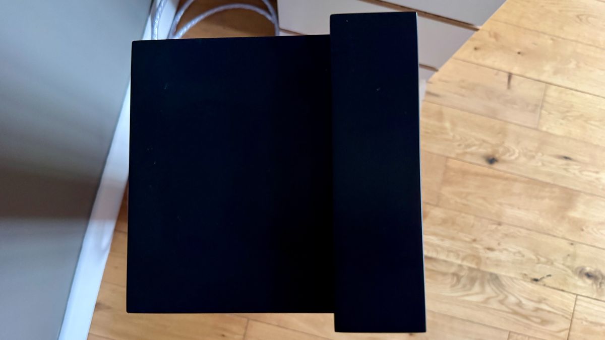 Top-down image of the Ruark Audio Talisman-R