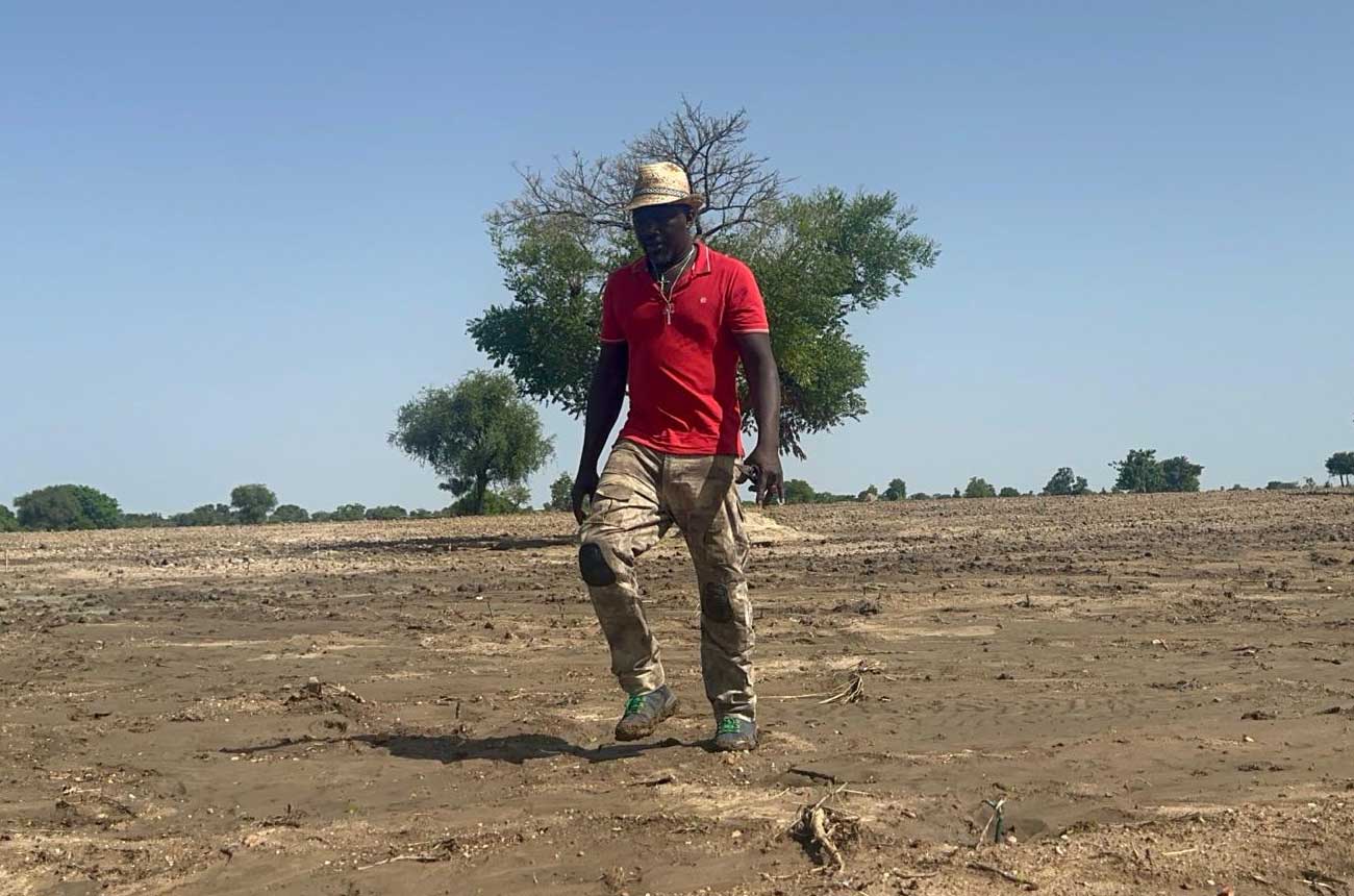 Fran&ccedil;ois Desir&egrave; Bazie in new vineyard in Burkina Faso