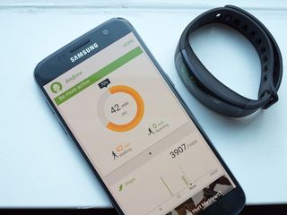 Samsung Gear Fit 2 and Galaxy S7