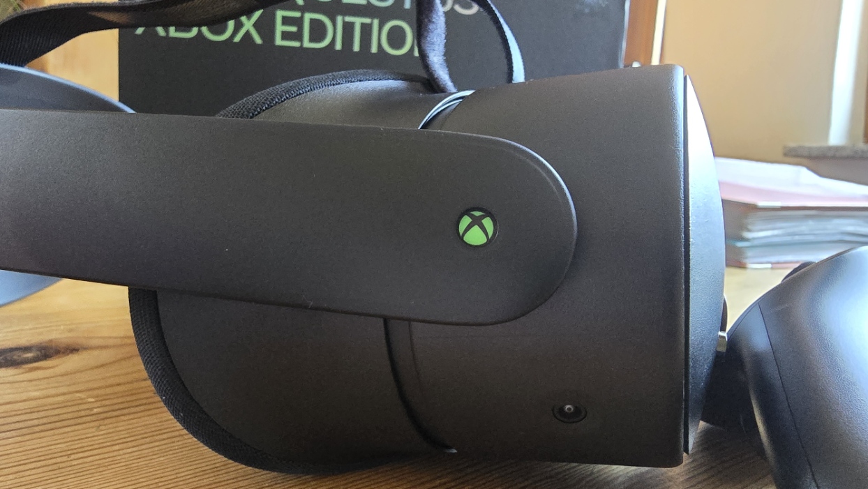 Meta Quest 3S (Xbox Edition) photographs