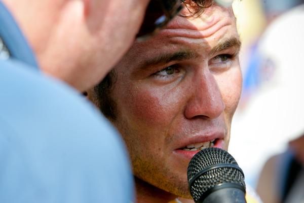 Stage winner Mark Cavendish (Columbia-HTC) talks to the fans after going two from two in Missouri.