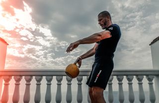best kettlebell exercises for abs, legs, glutes and arms