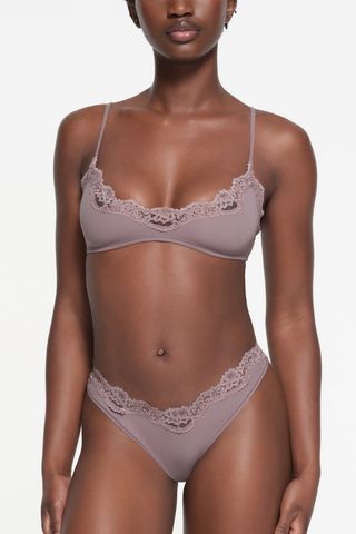 Skims Fits Everybody Lace Scoop Bralette in Zinc