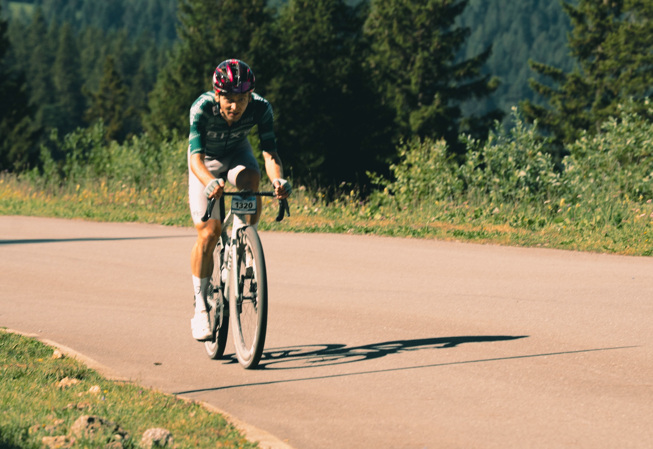 Joel Roth rides solo at The Majestics for home win in Switzerland at 2026 UCI Gravel World Series event