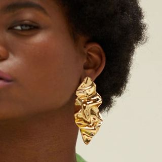 gold metal hammered earrings