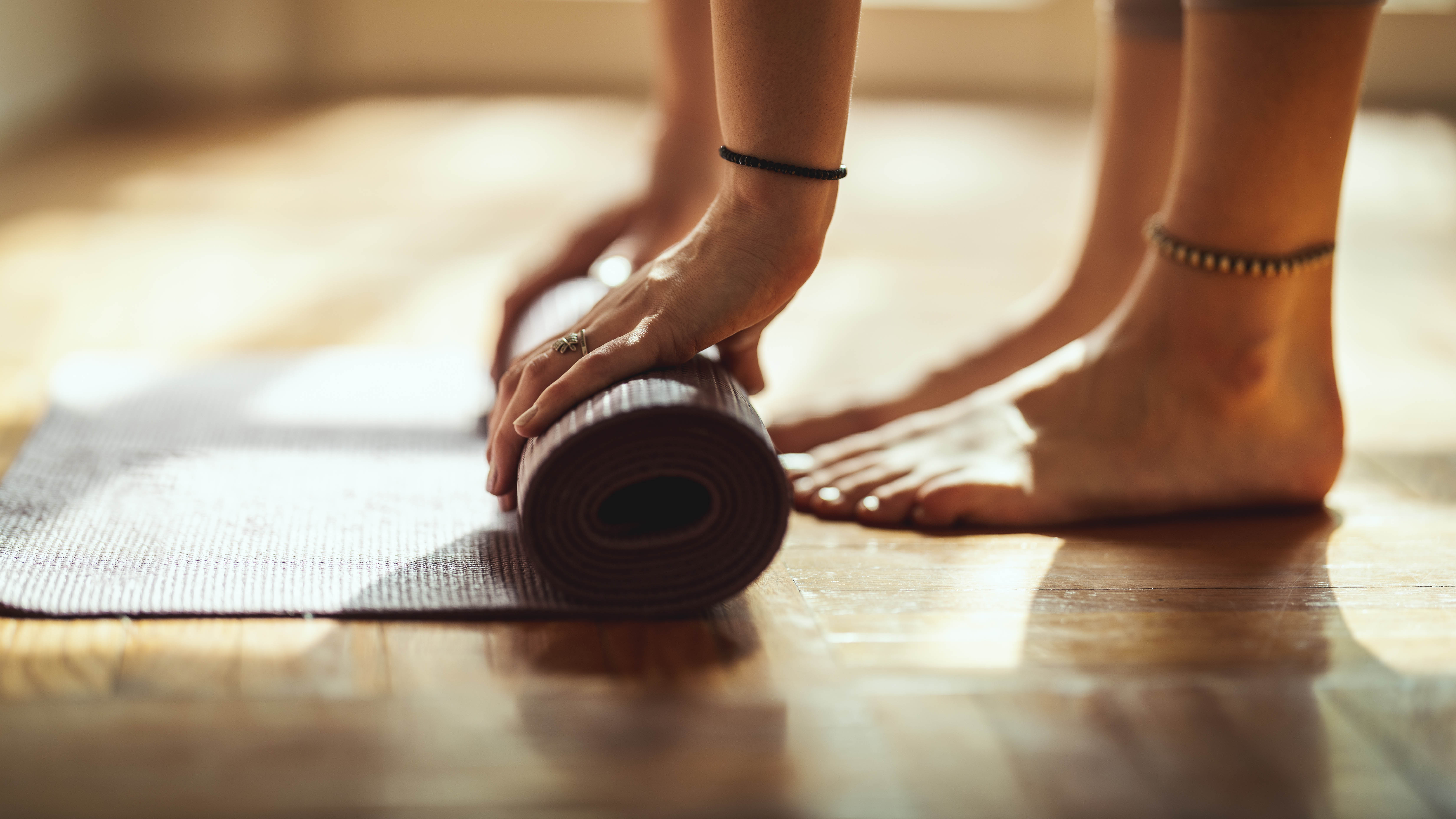 Koel doel Erge, ernstige How to clean a yoga mat and disinfect it | Tom's Guide