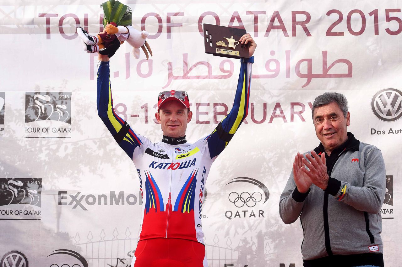 Alexander Kristoff (Katusha) gets some applause from Eddy Merckx