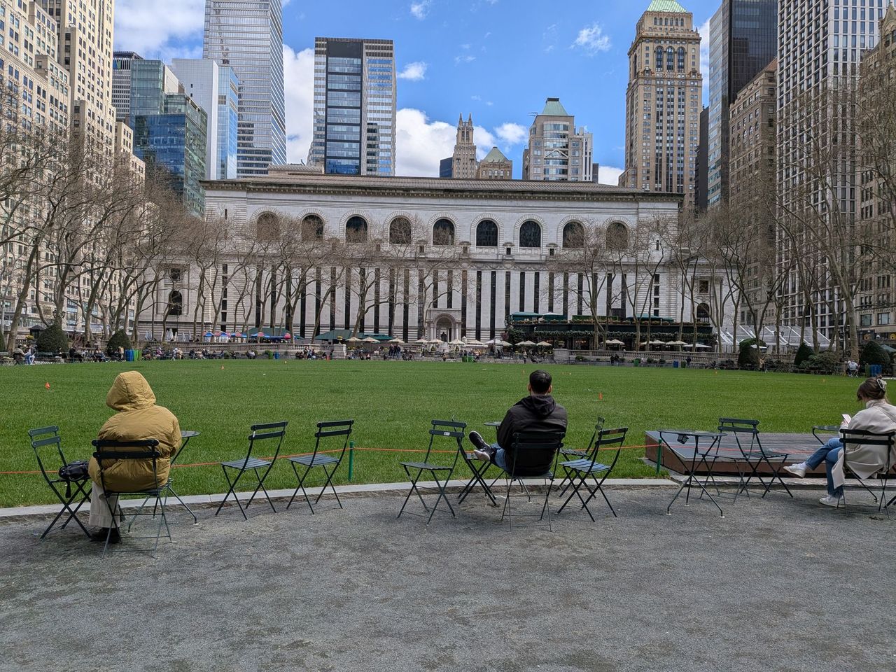 Google Pixel 9a daytime sample.