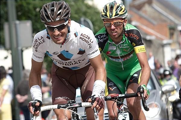 Lloyd Mondory (AG2R La Mondiale) and Davy Commeyne (Landbouwkrediet-Euphony)
