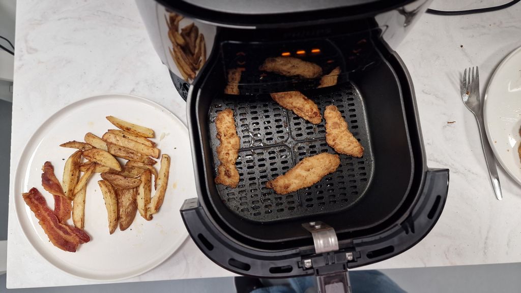 Philips Essential Air Fryer XL review a familyfriendly fryer Homes
