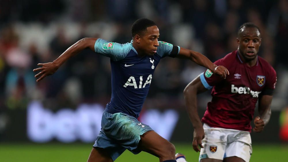 Tottenham youngster Walker-Peters signs on until 2023 | FourFourTwo