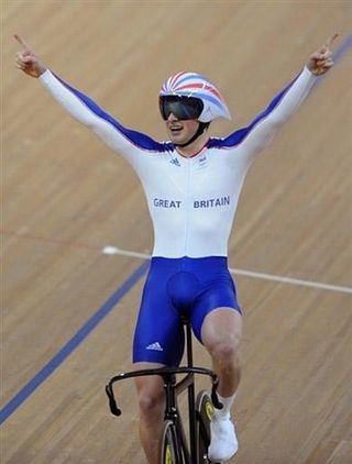 Jason Kenny (Great Britain) salutes