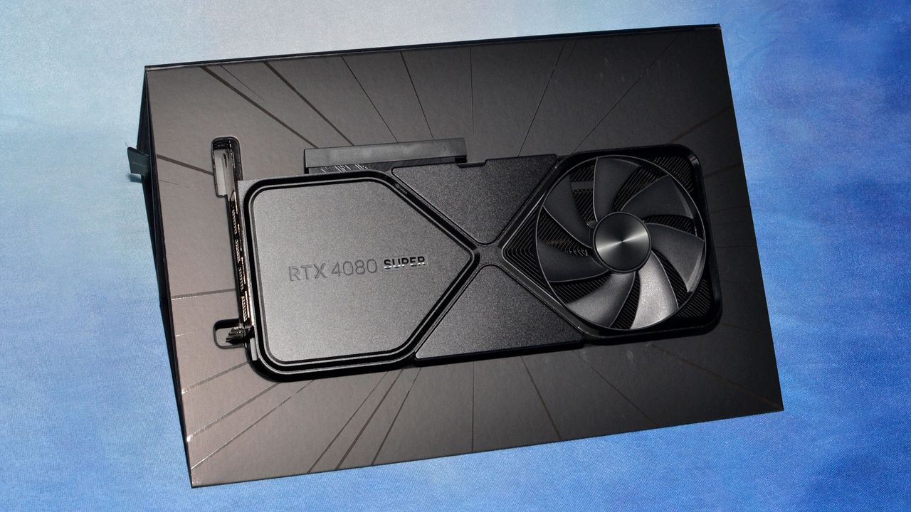 Nvidia GeForce RTX 4080 Super Founders Edition photos and unboxing