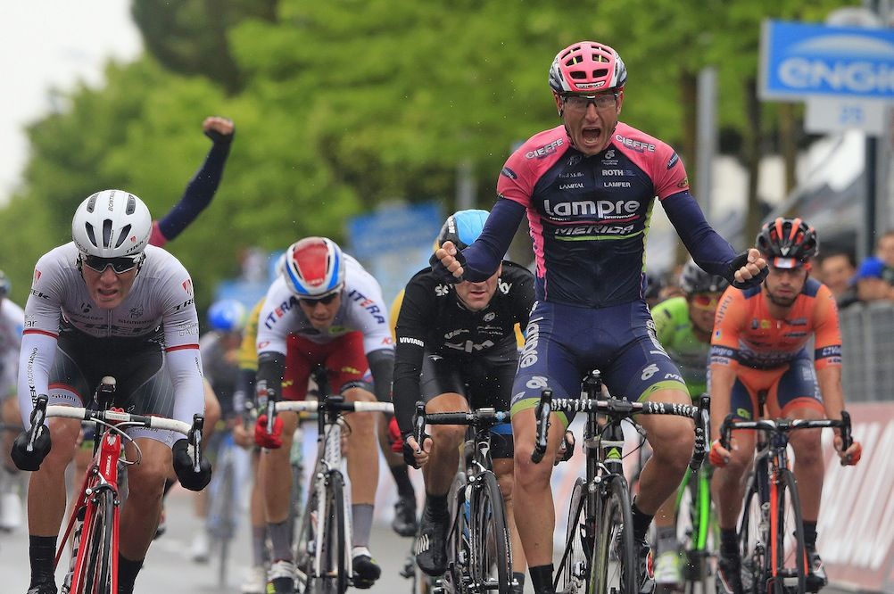 Sacha Modolo wins Giro d'Italia stage 13, as Fabio Aru takes pink ...