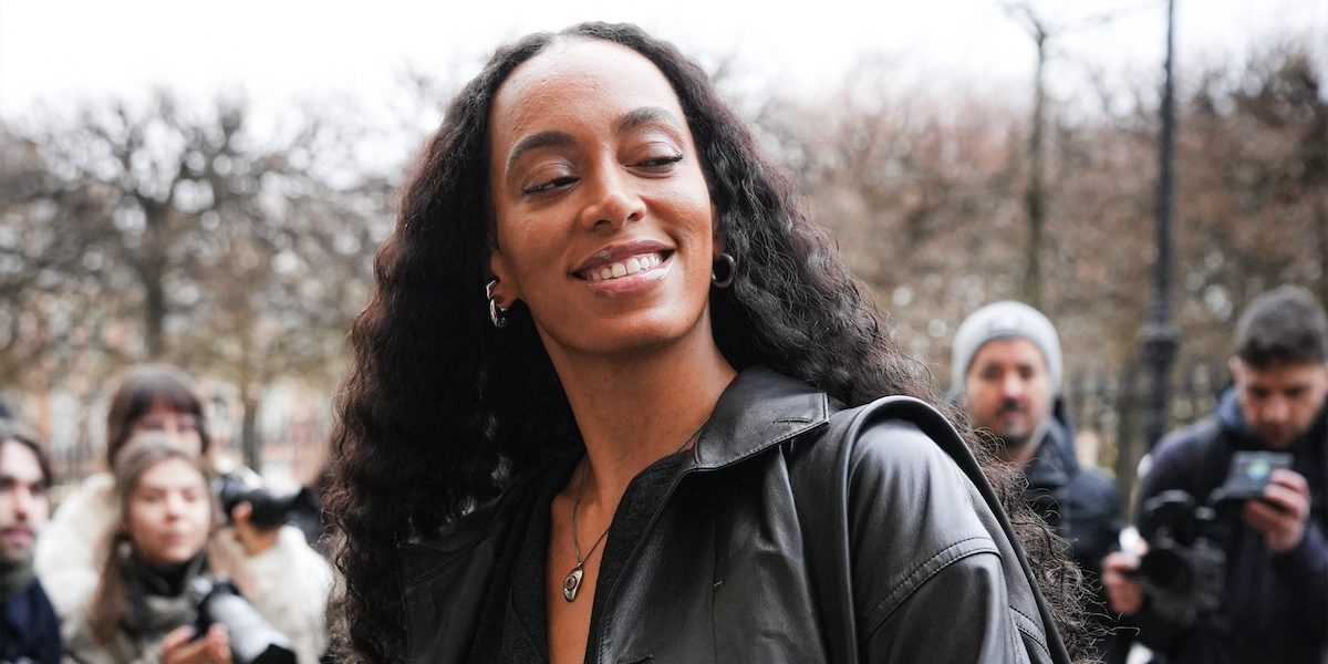 Solange Knowles arrives at Lemaire show during the Menswear Fall Winter 2025/2026 as part of Paris Fashion Week.