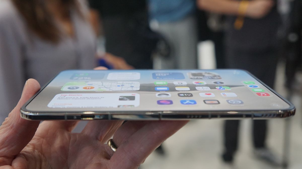 iPhone Duo Hands On
