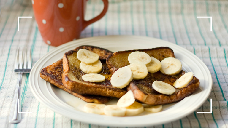 Banana on toast as part of the BRAT diet plan