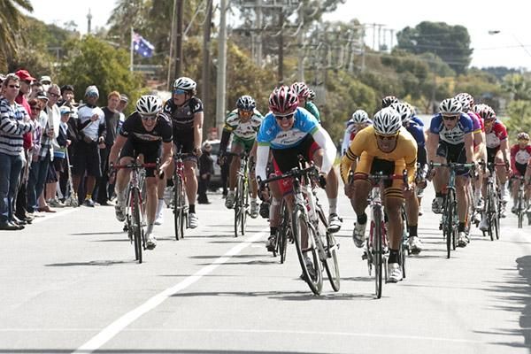 Scott Law (Virgin Blue/RBS Morgans) duels with Harrif Saleh (Malaysian National Team) for stage 14 honours in Mildura.
