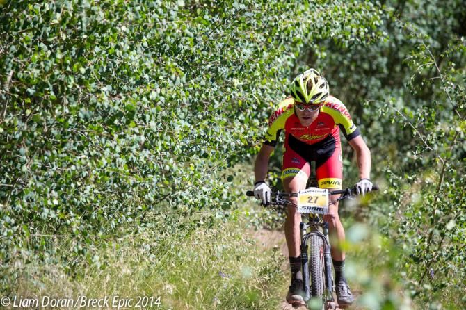 Taylor Shelden descends through deep foliage