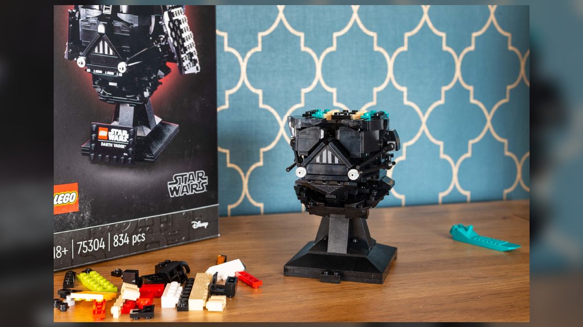 Lego Star Wars Darth Vader Helmet 75304_Build in progress 2_Mike Harris