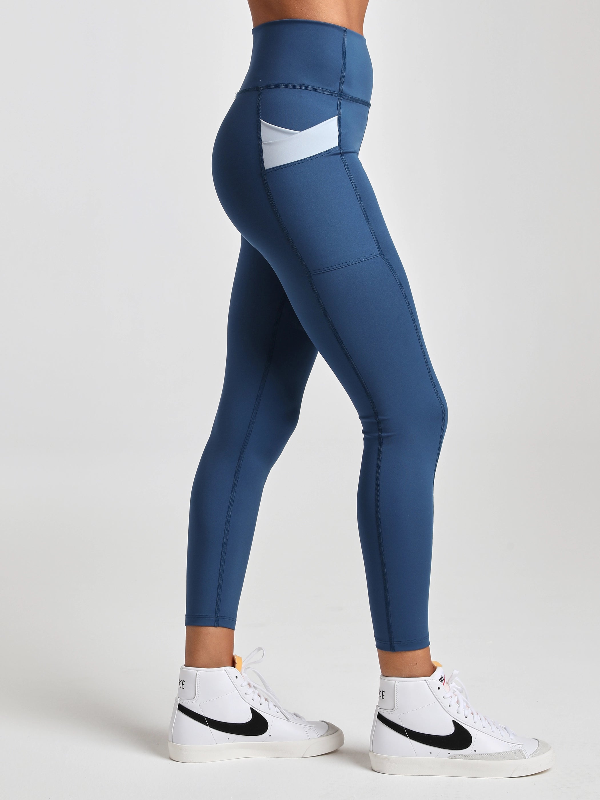 Clashed pocket leggings