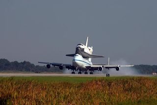 Shuttle Atlantis Returns to NASA's Florida Spaceport