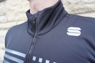 Image shows a rider wearing the Sportful Tempo Jacket.