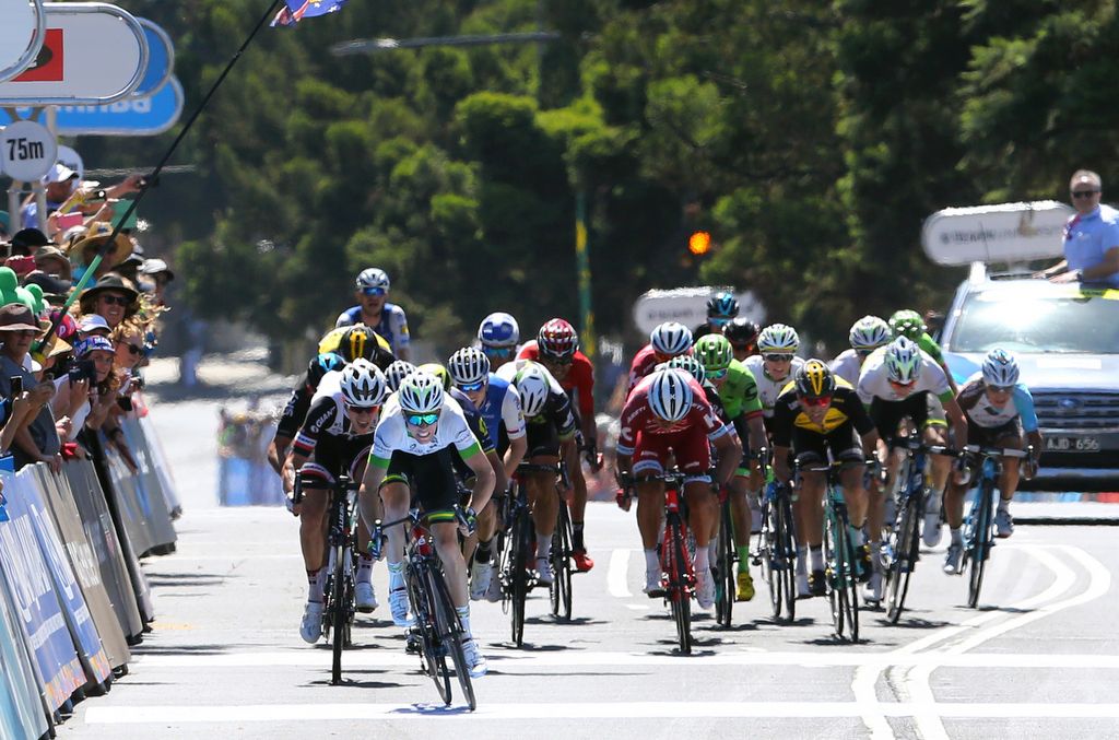 With 75m to go, Cam Meyer still led...
