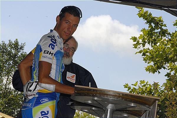 St&eacute;phane Poulhies (AG2R La Mondiale) signs on for the stage.