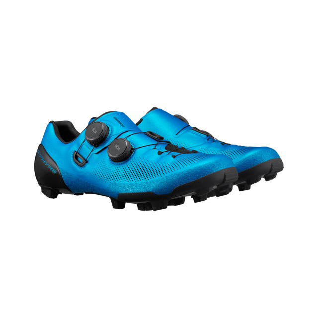 A Shimano RX910 S-Phyre gravel shoe