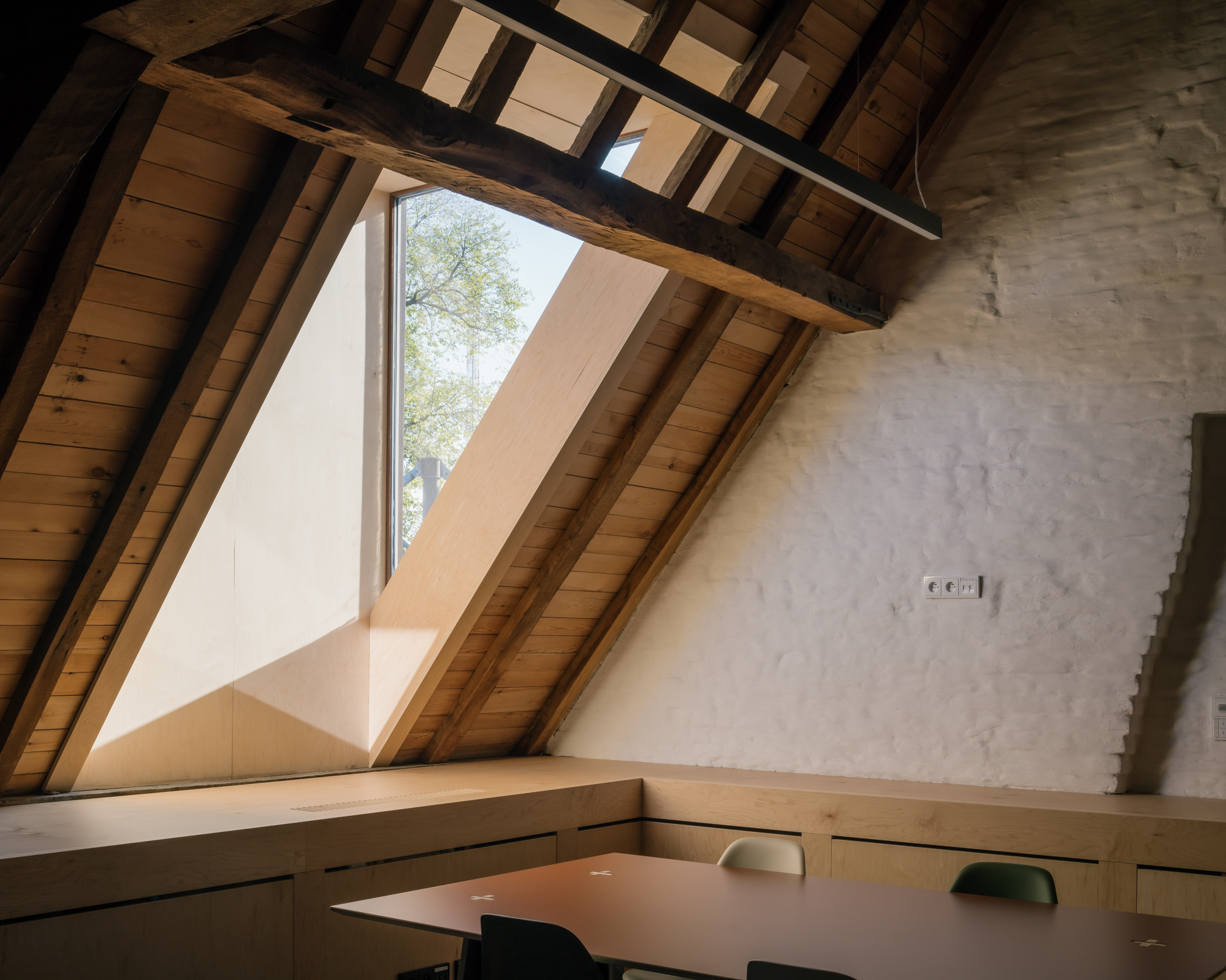 Hasselt Beguinage by David Kohn, a geometric brick structure that looks subtle but full of personality