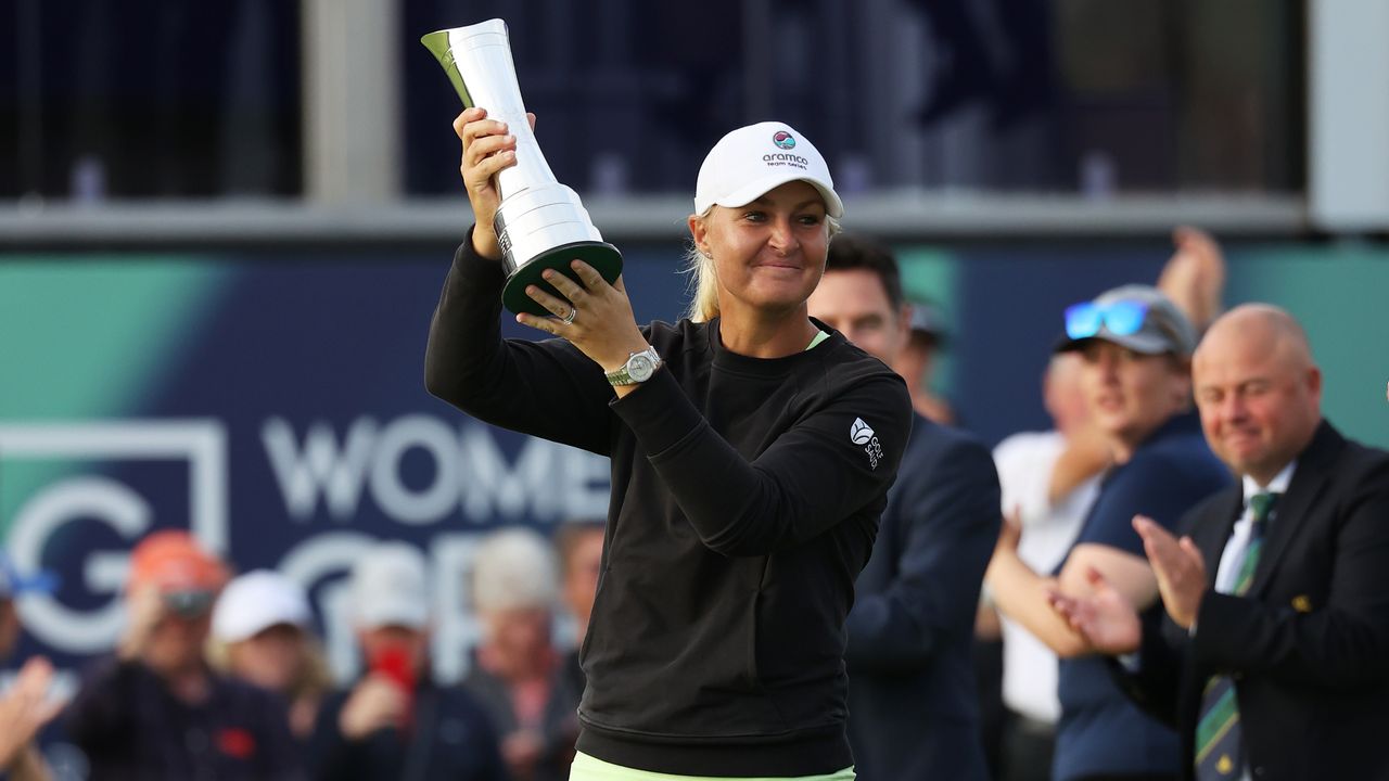 Anna Nordqvist lifts the trophy after her win in the 2021 AIG Women&#039;s Open