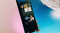 The Edge Drop app interface displayed on a monitor, showing a list of shared images and a cursor hovering over the "Clear" button.